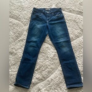 Levi’s classsic midrise dark wash jeans